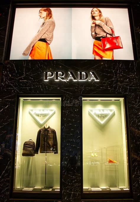 boutique prada bologna